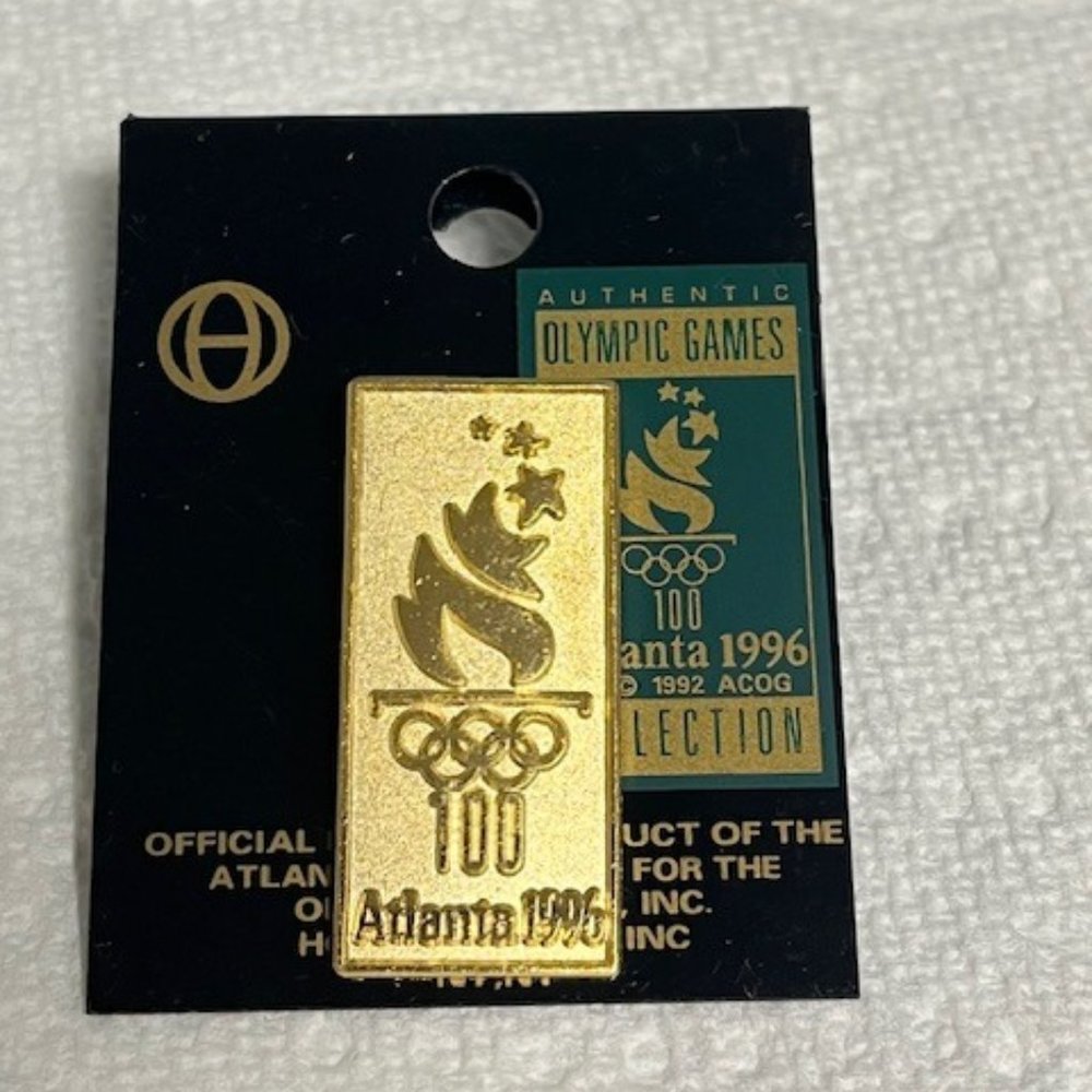 NEW VTG 1996 Atlanta Olympics Torch 100 Year Flame Gold Tone Lapel Hat Bag Pin